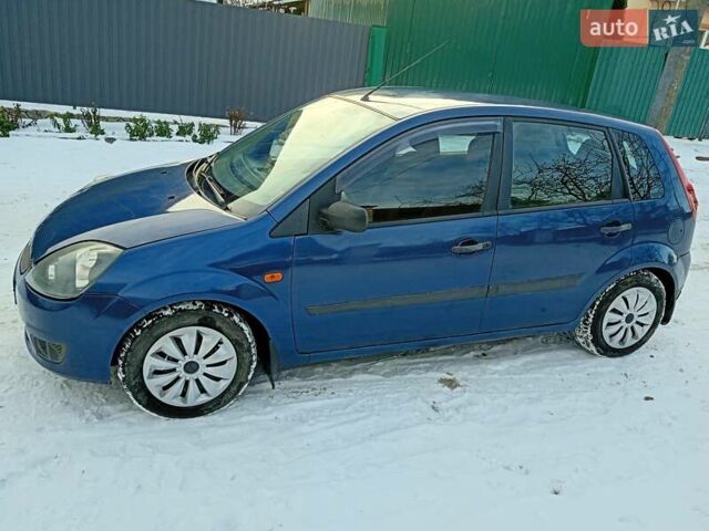 Синій Форд Фієста, об'ємом двигуна 1.3 л та пробігом 300 тис. км за 2850 $, фото 5 на Automoto.ua
