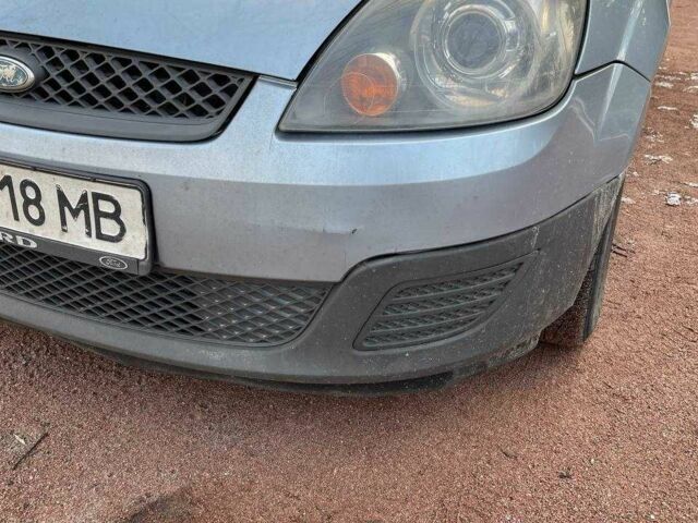 Синий Форд Фиеста, объемом двигателя 1.4 л и пробегом 277 тыс. км за 3600 $, фото 6 на Automoto.ua