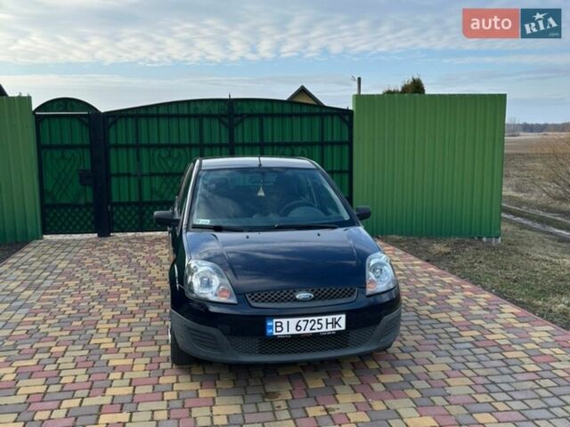 Синий Форд Фиеста, объемом двигателя 1.3 л и пробегом 121 тыс. км за 4200 $, фото 1 на Automoto.ua