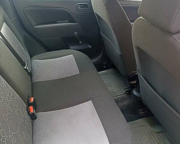 Синій Форд Фієста, об'ємом двигуна 1.24 л та пробігом 217 тис. км за 3300 $, фото 9 на Automoto.ua