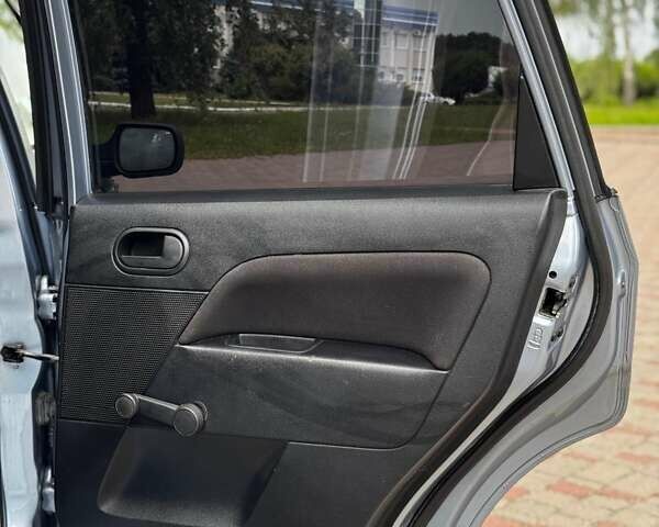 Синий Форд Фиеста, объемом двигателя 1.4 л и пробегом 92 тыс. км за 3900 $, фото 17 на Automoto.ua