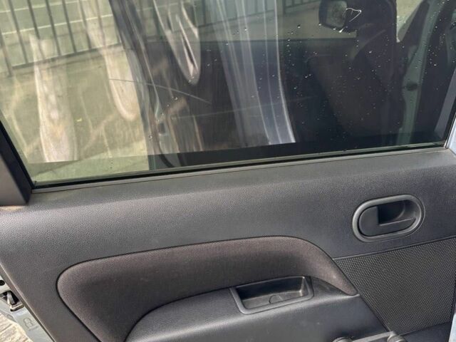 Синий Форд Фиеста, объемом двигателя 1.4 л и пробегом 301 тыс. км за 3700 $, фото 16 на Automoto.ua