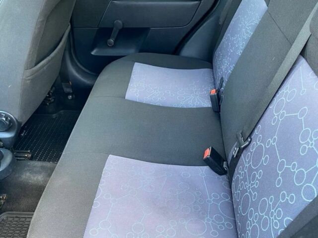 Синій Форд Фієста, об'ємом двигуна 1.2 л та пробігом 153 тис. км за 3500 $, фото 7 на Automoto.ua