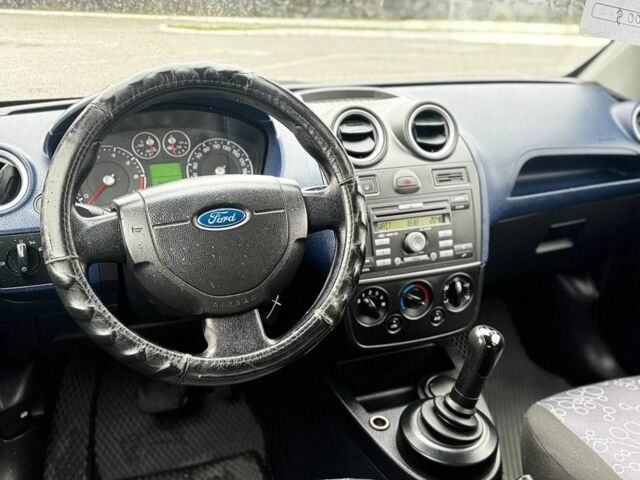 Синій Форд Фієста, об'ємом двигуна 0 л та пробігом 178 тис. км за 4500 $, фото 7 на Automoto.ua