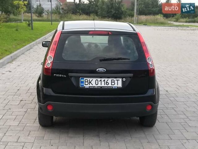Синій Форд Фієста, об'ємом двигуна 1.24 л та пробігом 259 тис. км за 3500 $, фото 4 на Automoto.ua