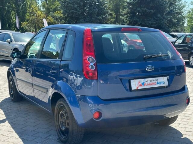 Синий Форд Фиеста, объемом двигателя 1.4 л и пробегом 245 тыс. км за 3800 $, фото 4 на Automoto.ua