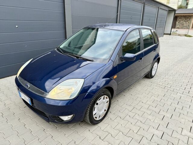 Синій Форд Фієста, об'ємом двигуна 1.6 л та пробігом 150 тис. км за 2100 $, фото 2 на Automoto.ua