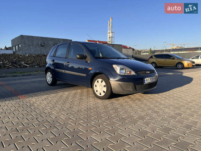 Синій Форд Фієста, об'ємом двигуна 1.3 л та пробігом 258 тис. км за 4300 $, фото 2 на Automoto.ua