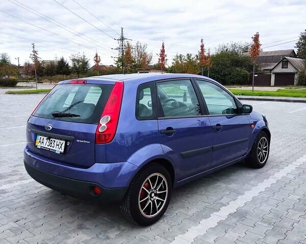 Синий Форд Фиеста, объемом двигателя 1.4 л и пробегом 155 тыс. км за 4200 $, фото 5 на Automoto.ua