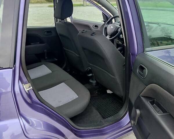 Синий Форд Фиеста, объемом двигателя 1.4 л и пробегом 155 тыс. км за 4200 $, фото 2 на Automoto.ua