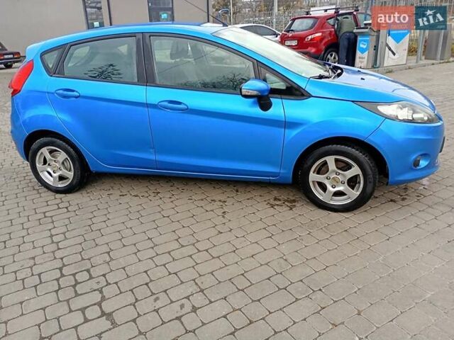 Синий Форд Фиеста, объемом двигателя 1.3 л и пробегом 168 тыс. км за 4300 $, фото 3 на Automoto.ua