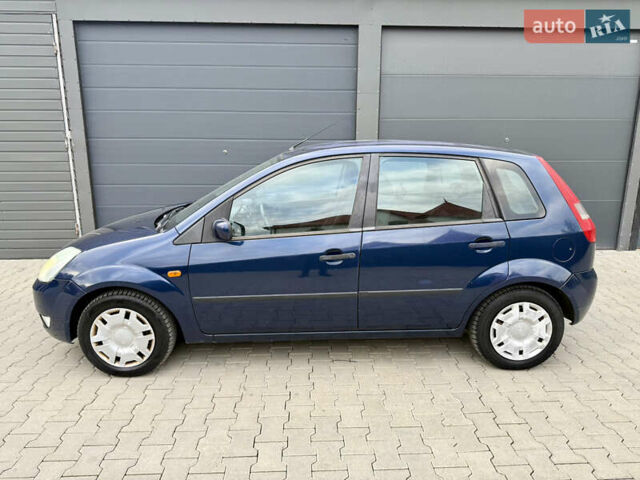 Синій Форд Фієста, об'ємом двигуна 1.6 л та пробігом 150 тис. км за 2100 $, фото 4 на Automoto.ua