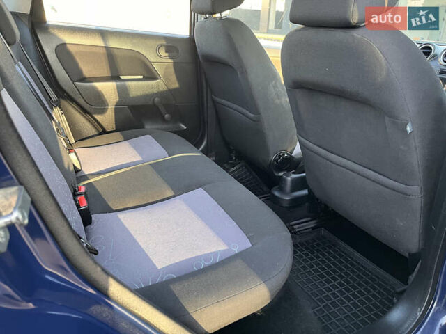 Синій Форд Фієста, об'ємом двигуна 1.3 л та пробігом 258 тис. км за 4300 $, фото 22 на Automoto.ua