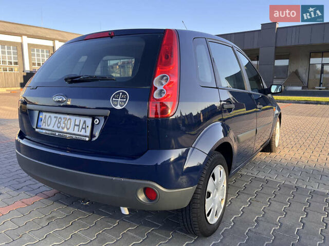 Синій Форд Фієста, об'ємом двигуна 1.3 л та пробігом 258 тис. км за 3690 $, фото 17 на Automoto.ua