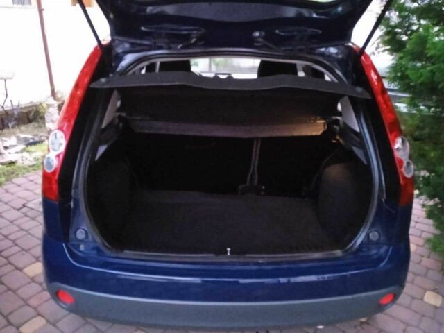 Синий Форд Фиеста, объемом двигателя 1.3 л и пробегом 250 тыс. км за 3999 $, фото 18 на Automoto.ua