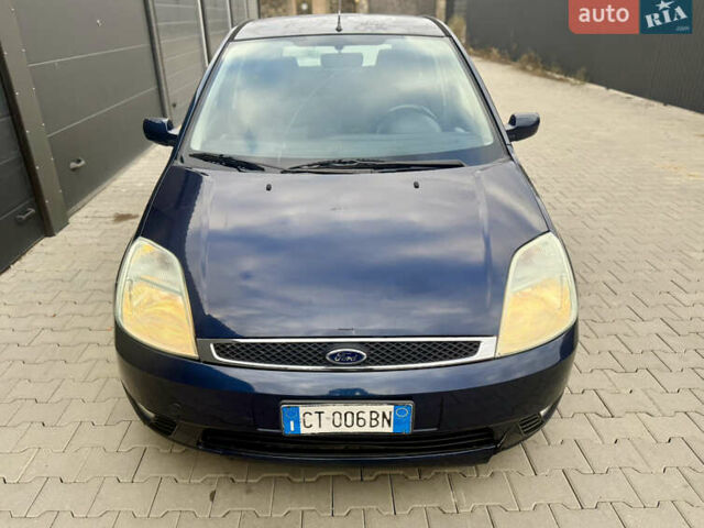 Синій Форд Фієста, об'ємом двигуна 1.6 л та пробігом 150 тис. км за 2100 $, фото 1 на Automoto.ua