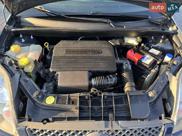 Синій Форд Фієста, об'ємом двигуна 1.3 л та пробігом 258 тис. км за 4300 $, фото 33 на Automoto.ua