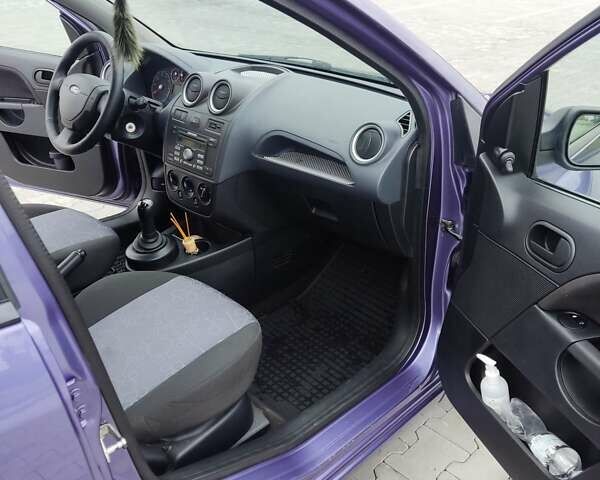 Синий Форд Фиеста, объемом двигателя 1.4 л и пробегом 155 тыс. км за 4200 $, фото 14 на Automoto.ua