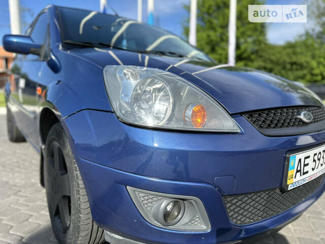 Синій Форд Фієста, об'ємом двигуна 1.4 л та пробігом 134 тис. км за 4900 $, фото 3 на Automoto.ua