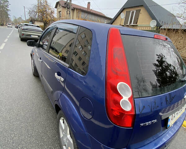 Синий Форд Фиеста, объемом двигателя 1.3 л и пробегом 159 тыс. км за 4500 $, фото 10 на Automoto.ua