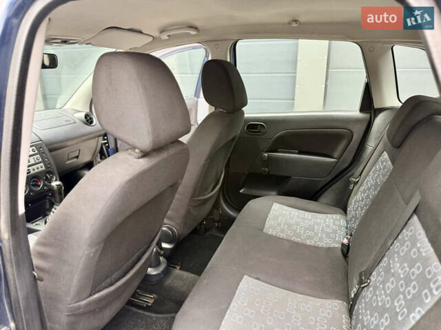 Синій Форд Фієста, об'ємом двигуна 1.6 л та пробігом 150 тис. км за 2100 $, фото 20 на Automoto.ua