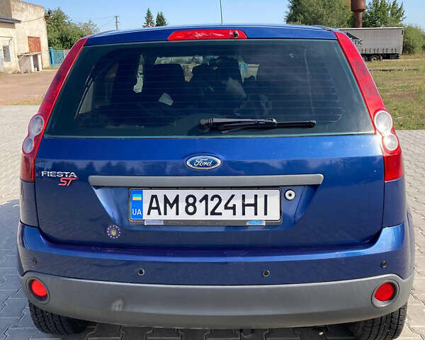 Синий Форд Фиеста, объемом двигателя 1.4 л и пробегом 249 тыс. км за 3800 $, фото 4 на Automoto.ua