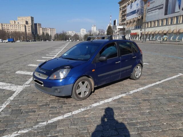 Синий Форд Фиеста, объемом двигателя 1.4 л и пробегом 180 тыс. км за 3800 $, фото 1 на Automoto.ua