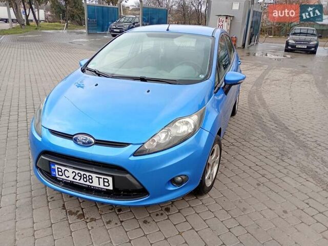 Синий Форд Фиеста, объемом двигателя 1.3 л и пробегом 168 тыс. км за 4300 $, фото 1 на Automoto.ua