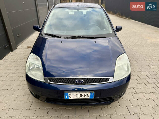 Синій Форд Фієста, об'ємом двигуна 1.6 л та пробігом 150 тис. км за 2100 $, фото 10 на Automoto.ua