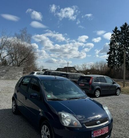 Синий Форд Фиеста, объемом двигателя 1.3 л и пробегом 176 тыс. км за 4600 $, фото 1 на Automoto.ua