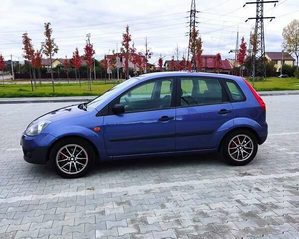 Синий Форд Фиеста, объемом двигателя 1.4 л и пробегом 155 тыс. км за 4200 $, фото 7 на Automoto.ua