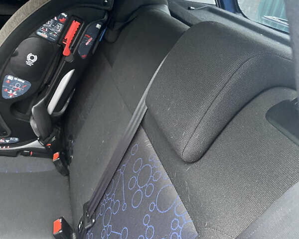 Синий Форд Фиеста, объемом двигателя 1.3 л и пробегом 159 тыс. км за 4500 $, фото 8 на Automoto.ua