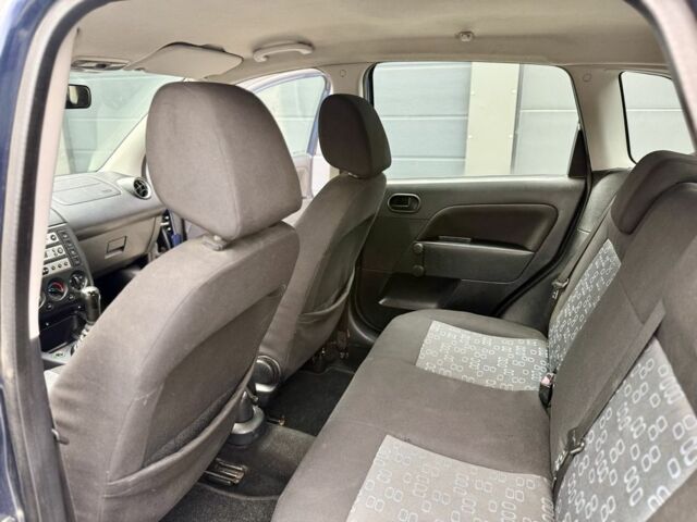 Синій Форд Фієста, об'ємом двигуна 1.6 л та пробігом 150 тис. км за 2100 $, фото 20 на Automoto.ua