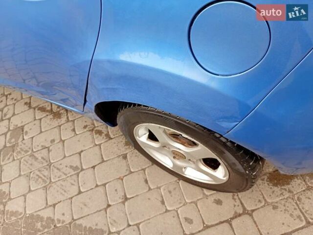 Синий Форд Фиеста, объемом двигателя 1.3 л и пробегом 168 тыс. км за 4300 $, фото 6 на Automoto.ua