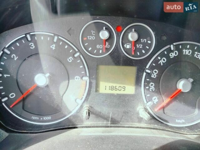 Синій Форд Фієста, об'ємом двигуна 1.39 л та пробігом 118 тис. км за 2350 $, фото 9 на Automoto.ua