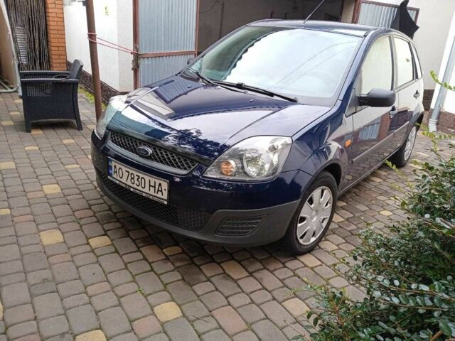 Синий Форд Фиеста, объемом двигателя 1.3 л и пробегом 250 тыс. км за 3999 $, фото 1 на Automoto.ua