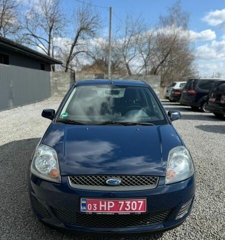 Синий Форд Фиеста, объемом двигателя 1.3 л и пробегом 176 тыс. км за 4600 $, фото 4 на Automoto.ua