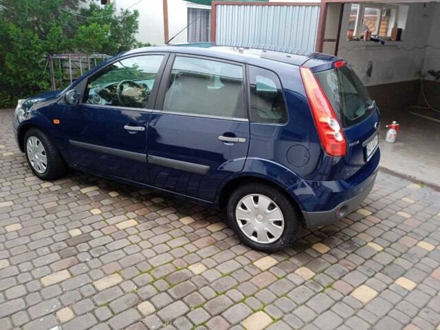 Синий Форд Фиеста, объемом двигателя 1.3 л и пробегом 250 тыс. км за 3999 $, фото 3 на Automoto.ua