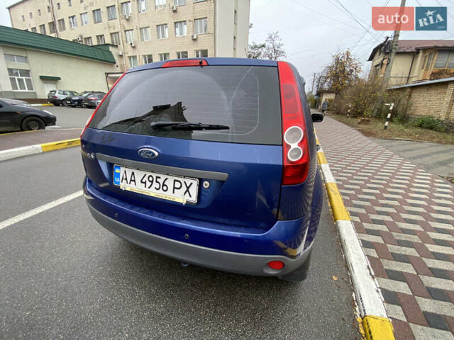 Синий Форд Фиеста, объемом двигателя 1.3 л и пробегом 159 тыс. км за 4500 $, фото 4 на Automoto.ua