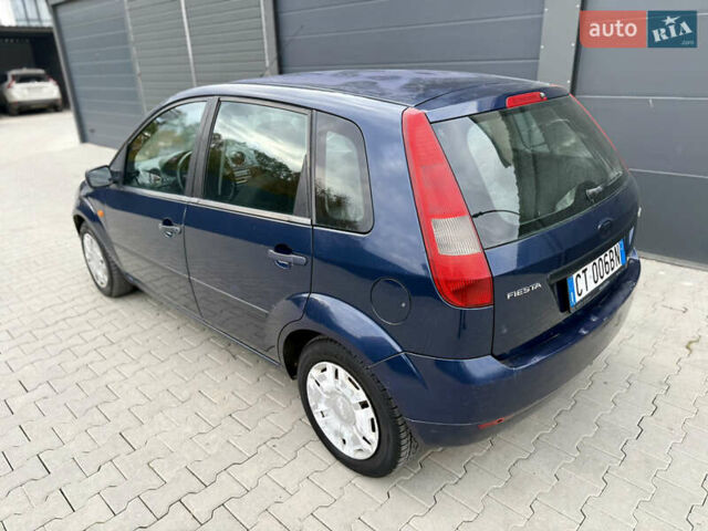 Синій Форд Фієста, об'ємом двигуна 1.6 л та пробігом 150 тис. км за 2100 $, фото 6 на Automoto.ua