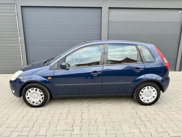 Синій Форд Фієста, об'ємом двигуна 1.6 л та пробігом 150 тис. км за 2100 $, фото 4 на Automoto.ua