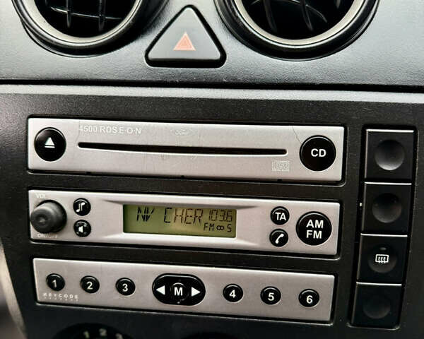 Синій Форд Фієста, об'ємом двигуна 1.6 л та пробігом 150 тис. км за 2100 $, фото 24 на Automoto.ua