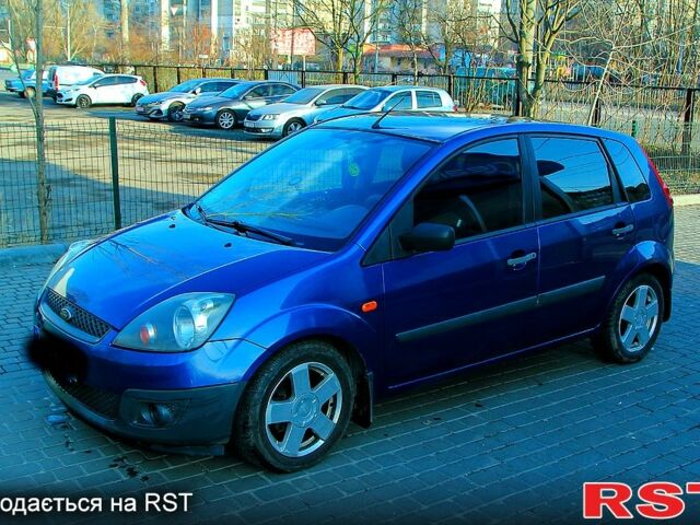 Синий Форд Фиеста, объемом двигателя 14 л и пробегом 191 тыс. км за 3500 $, фото 4 на Automoto.ua