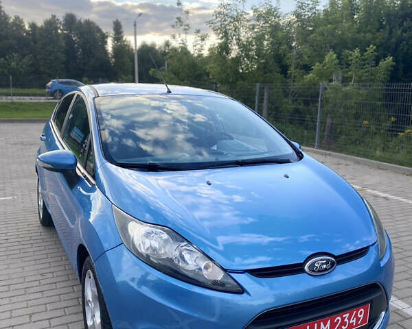 Синий Форд Фиеста, объемом двигателя 1.34 л и пробегом 227 тыс. км за 5900 $, фото 2 на Automoto.ua