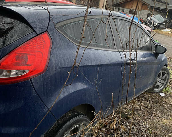 Синий Форд Фиеста, объемом двигателя 1.25 л и пробегом 200 тыс. км за 2500 $, фото 4 на Automoto.ua