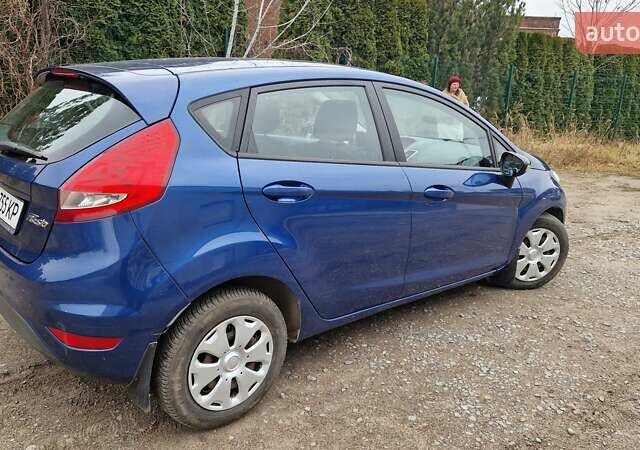 Синий Форд Фиеста, объемом двигателя 1.4 л и пробегом 209 тыс. км за 5500 $, фото 1 на Automoto.ua