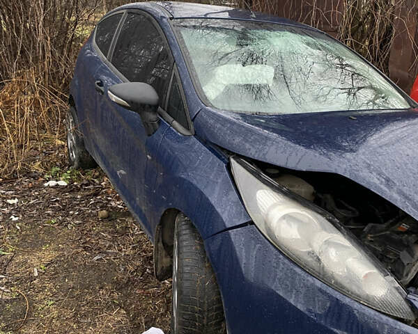 Синий Форд Фиеста, объемом двигателя 1.25 л и пробегом 200 тыс. км за 2500 $, фото 5 на Automoto.ua