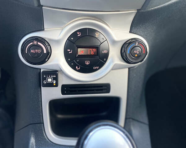 Синий Форд Фиеста, объемом двигателя 1.34 л и пробегом 227 тыс. км за 5900 $, фото 17 на Automoto.ua