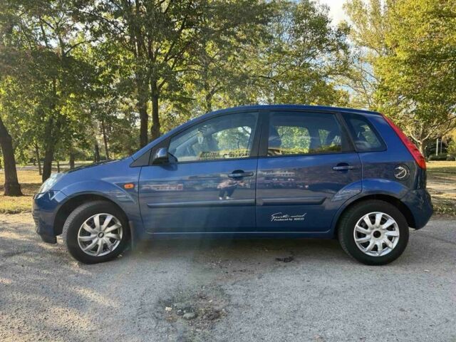 Синий Форд Фиеста, объемом двигателя 1.4 л и пробегом 165 тыс. км за 4900 $, фото 6 на Automoto.ua