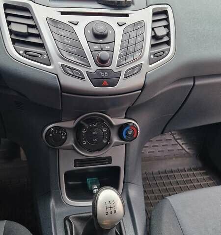 Синий Форд Фиеста, объемом двигателя 1.4 л и пробегом 209 тыс. км за 5500 $, фото 8 на Automoto.ua